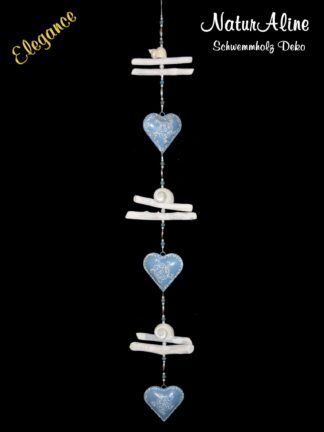 Schwemmholz Girlande Elegance, 100 cm, mit 3 blauen Metallherzen, Turbo-fluctuosa-Schneckenhäusern, weissem Holz und Perlen.